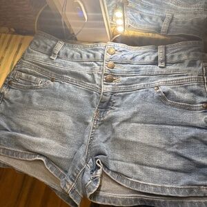 Women’s Jean shorts